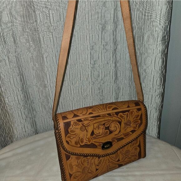 Vintage tooled leather Med. bag 9" - Picture 3 of 16